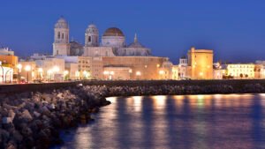 ¿Es Legal el Cannabis en Cádiz? Clubes y Ocio de Verano